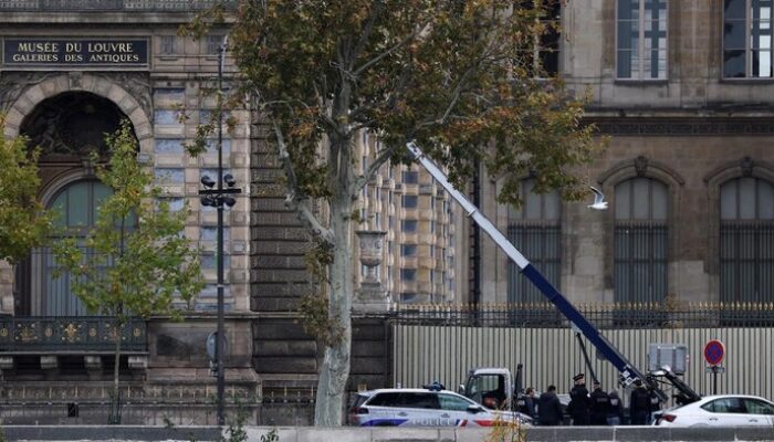 **Petualangan Menyusuri Museum Louvre: Kisah Pencurian Seperti Film Hollywood**