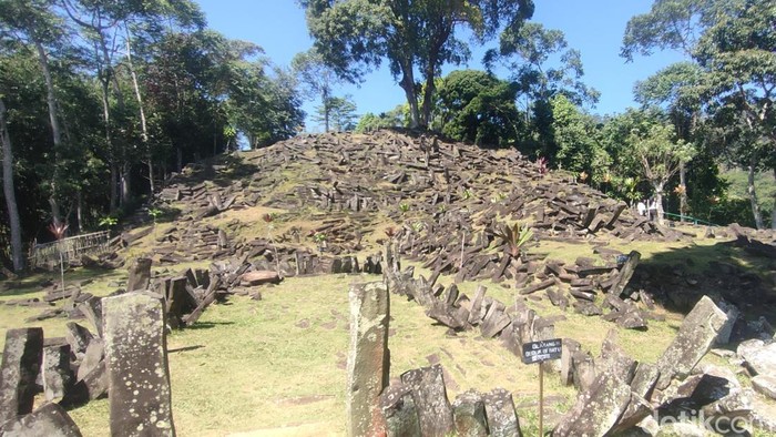 **Terungkap! Misteri Legendaris Gunung Padang Akan Ditampilkan pada Akhir Oktober**