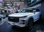 “Why Are So Many Indonesians Still Hesitant About Electric Cars? PHEV Might Be the Answer!”