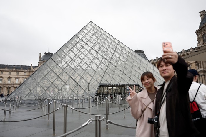 Direktur Louvre: Kemananan Museum yang Lemah dan Ancaman Perubahan Besar