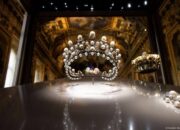 **Hati-hati! Perhiasan Louvre Palsu dengan Harga Rp 2,2 Miliar Dijual Online**