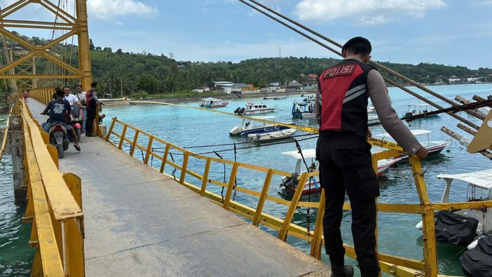Waduh, Turis Belanda Jatuh ke Laut Saat Boncengan Motor di Jembatan Kuning, Nusa Penida