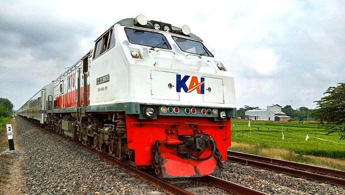 **KA Purwojaya Anjlok, Relasi Gambir-Kroya dan Sekitarnya Berisiko Terganggu: Pencarian Alternatif Perjalanan Menjanjikan**