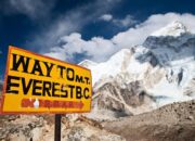 “Dihujani Salju Lebat, Everest Tutup Pendakian dari 2 Negara!”