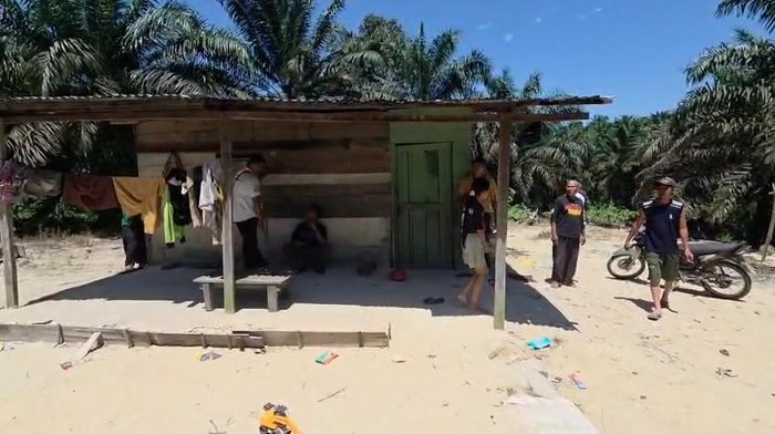 **Bocah Kecil di Pekanbaru yang Diserang Gajah Itu Meninggal Dunia**