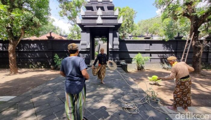 Pemakaman Bersama Raja Paku Buwono XIII dan PB XII di Imogiri, Bantul