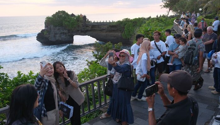 **Data BPS September 2025: Menurunnya Kunjungan Turis Asing, Meningkatnya Wisnus**