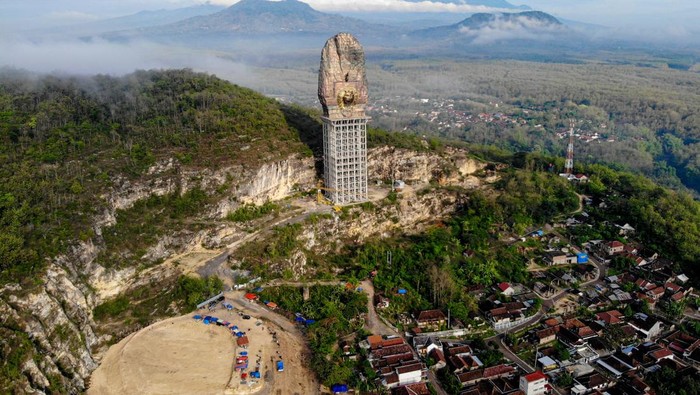 **Terpopuler: Menyaksikan Kemegahan Monumen Reog Ponorogo yang Hampir Selesai**