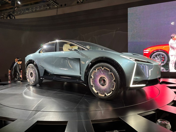 Bos Lexus Terkejut saat Toyota Kukuhkan Century sebagai Brand Termewah Terbaru!