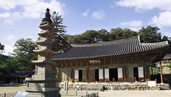 **Korsel Menggoda Turis dengan Diskon 50% di Kuil selama November!**