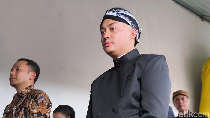 **Raja Baru Keraton Solo: Putra Mahkota Paku Buwono XIV, Tradisi Megah yang Wajib Dikunjungi**