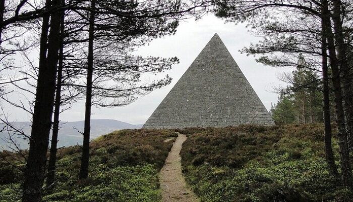 “Simbol Cinta Ratu Victoria di Skotlandia Rapuh: Kunjungan Turis Ancam Warisan Sejarah”