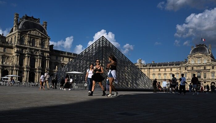 “Fakta Mengejutkan Perampokan Louvre: Password Sistem Keamanan adalah… ‘LOUVRE'”