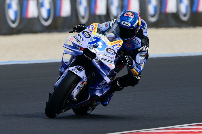 Hasil Sprint Race MotoGP Portugal 2025: Adik Marquez Asapi Murid Rossi - Update 1