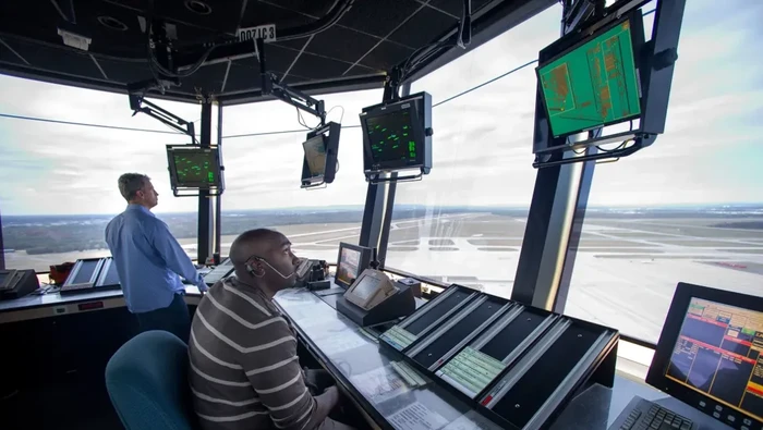Krisis Menara Kendali Bandara AS: Ribuan Penerbangan Terhambat dalam Badai Kegagalan