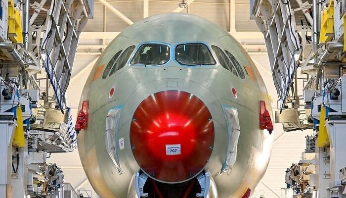 **Qantas Ungkap Rencana Penerbangan Nonstop 22 Jam ke London dan New York**