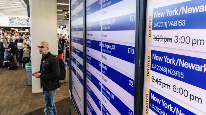 Krisis Penerbangan AS: Ribuan Penumpang Terlantar, Shutdown Menyebabkan Kebingungan Besar!
