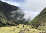 “Hujan Turun, Rinjani Tetap Buka! Pendaki Wajib Waspadai Risiko”