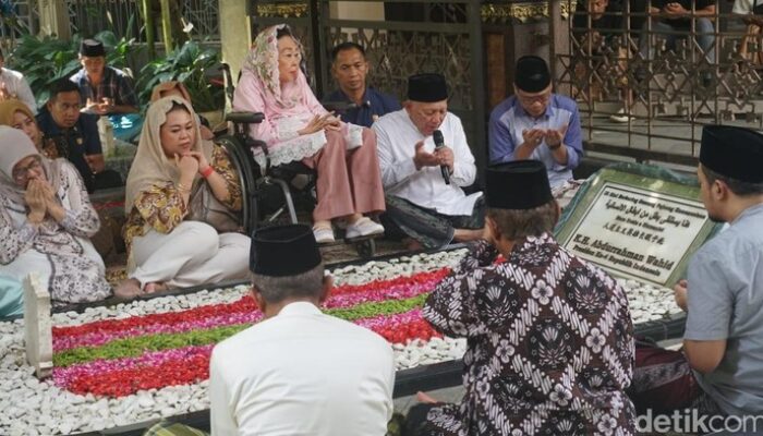 Berziarah ke Makam Gus Dur, Destinasi Spiritual yang Penuh Makna di Jombang