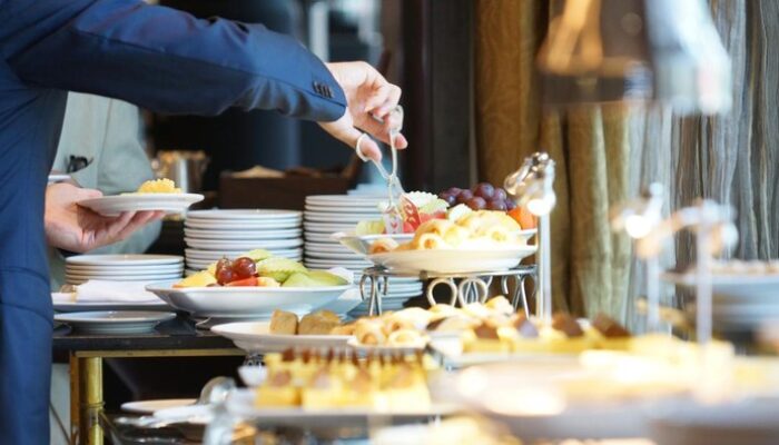 **Rombongan 140 Wisatawan Dihentikan di Restoran Kedai Thiwul Kukus, Gunungkidul: Kisah Menarik dari Pihak Restoran yang Sempat Menahan Bos Travel Tanpa Bayar!**