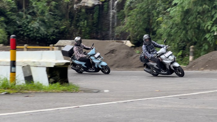 **GEAR ULTIMA Yamaha: Performa Tangguh di Perjalanan 1400 KM Jakarta-Bali**