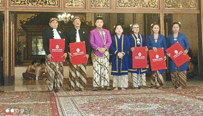 PB XIV Purbaya Naikkan Gelar 5 Orang Pendukungnya di Keraton Solo: Kisah Eksotis dan Menakjubkan