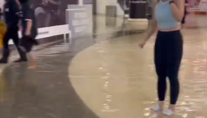 “Malaysia Terjebak dalam Banjir, Mal Menjadi Tepat Pencarian Pengungsi”