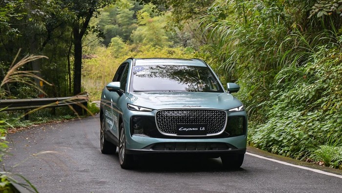 **Perbandingan Lepas L8 dengan Chery Tiggo 8 CSH: Platform Baru untuk Performa Premium**