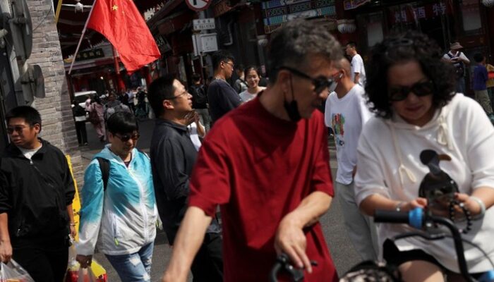 **Jelajahi Jepang dengan Tenang: Tepis Tuduhan Beijing, Warga China Tetap Aman**