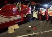 **Detik-detik Mengerikan Kecelakaan Bus di Tol Cipali: Penyebab Kelelahan Sopir dan Analisis Teknis**