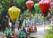 Banjir Vietnam Mencekam: Turis Terjebak di Kereta selama 3 Hari!