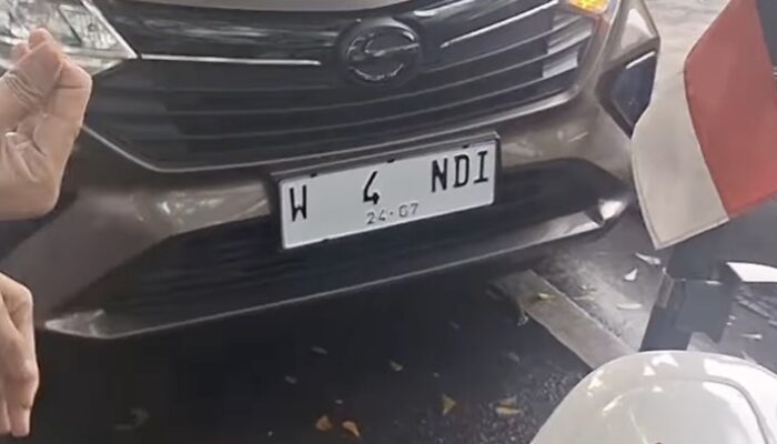 Nopol Nyeleneh Viral! W4NDI di Depan, T1ARA di Belakang: Fenomena Unik di Dunia Otomotif