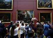 **Museum Louvre Setelah Perampokan: Naikkan Tarif Tiket untuk Turis Non-Eropa**
