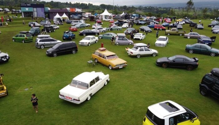 Ratusan Pengguna Mobil Klasik Kumpul di Bogor, Ada Apa? – Update 1