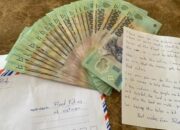 **Sedih Melihat Derita Warga Vietnam Kebanjiran, Turis Jerman Beri Donasi Rp 600 Juta di Ha Long**