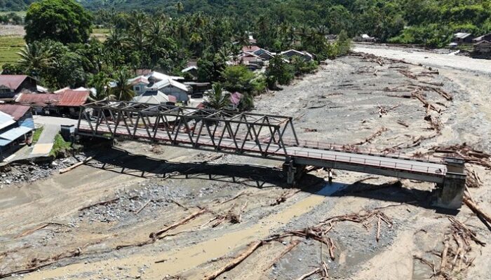 **Eksplorasi Alam Sumatera: Banjir Ekstrem, Kayu Gelondongan, dan Keindahan Tersembunyi di Aceh, Sumut, & Sumbar**
