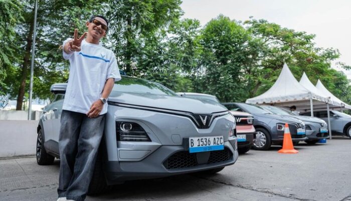 **Beckham Putra Memilih VinFast VF6 untuk Mobilitas Modern**