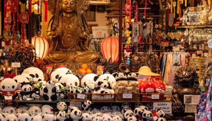 23 Turis ‘Disekap’ di Toko Oleh-oleh: Kenapa Tolak Belanja Bisa Berujung Tragedi?