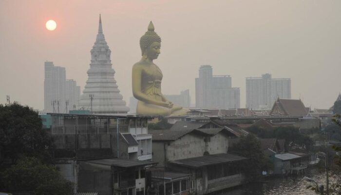 “Peringatan untuk Traveler: Kualitas Udara Thailand Sedang Buruk, Masker Wajib Sedia!”