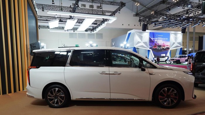 Ini Dia Penyebab Pabrikan Mobil Ini Tumbang!