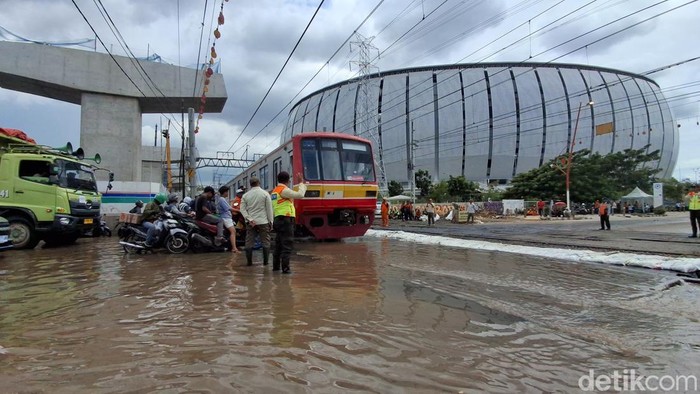 Banjir Rob Menerjang Ancol: Krisis Wisata di Utara Jakarta