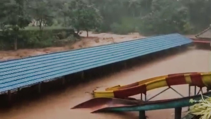 **Lembah Curugan Gunung Putri, Objek Wisata di Bandung Barat yang Terendam Banjir karena Sungai Cibitung Meluap**