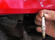 **Kapan Waktu yang Tepat Ganti Busi Motor?**