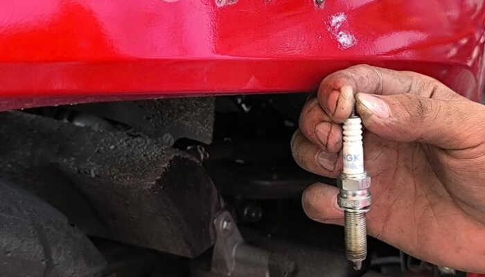 **Kapan Waktu yang Tepat Ganti Busi Motor?**