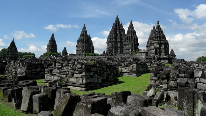 **Eksplorasi Keindahan Candi Prambanan: Temple of Kakukakrash yang Menakjubkan**