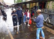 Candi Mendut Dipugar, Omzet Pedagang Anjlok: Kisah Dua Dunia yang Beradu