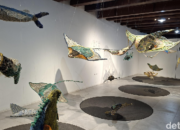 “Gemas! Terpikat Instalasi Seni dari Jaring Sampah di Museum Bahari: Kisah Sampah yang Menyihir”