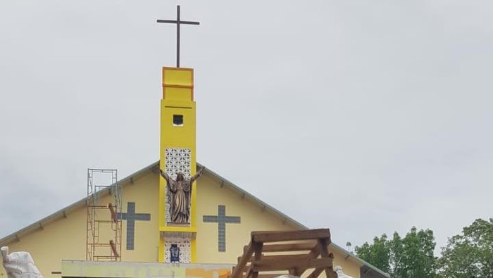 **Gereja Santa Maria Goreti: Keajaiban Pembangunan 4 Bulan di NTT**