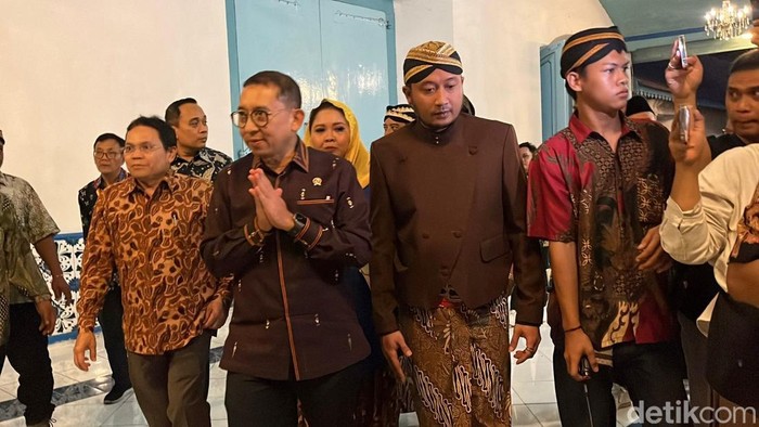 Absen di Peresmian Sanggabuwono: PB XIV Purbaya Klaim Tak Terlibat Fadli Zon, Apa yang Terjadi?