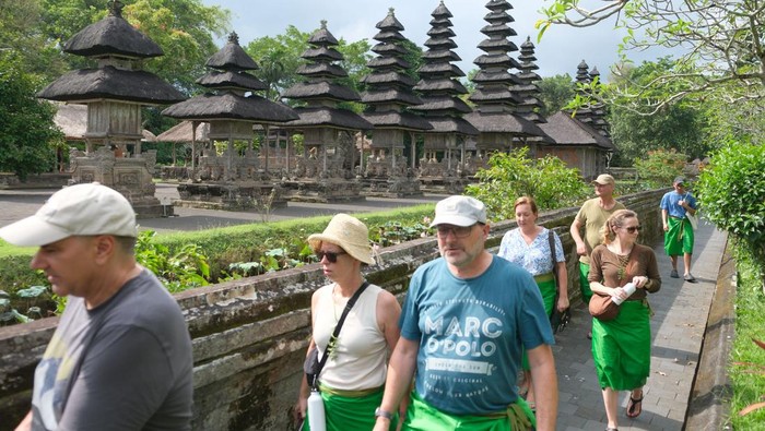 **Aturan Berwisata di Bali Disorot Media Asing: Jeritan Pekerja Seks Jepang**